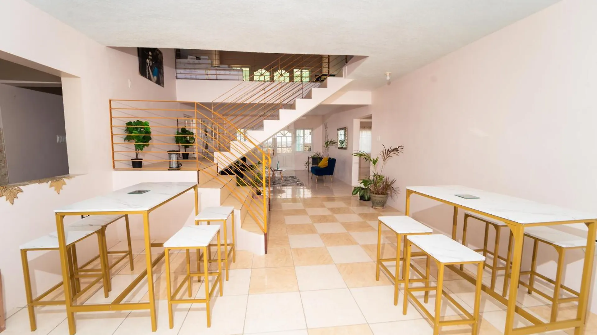 Bell Air Seaview Hotel Runaway Bay Guest house
