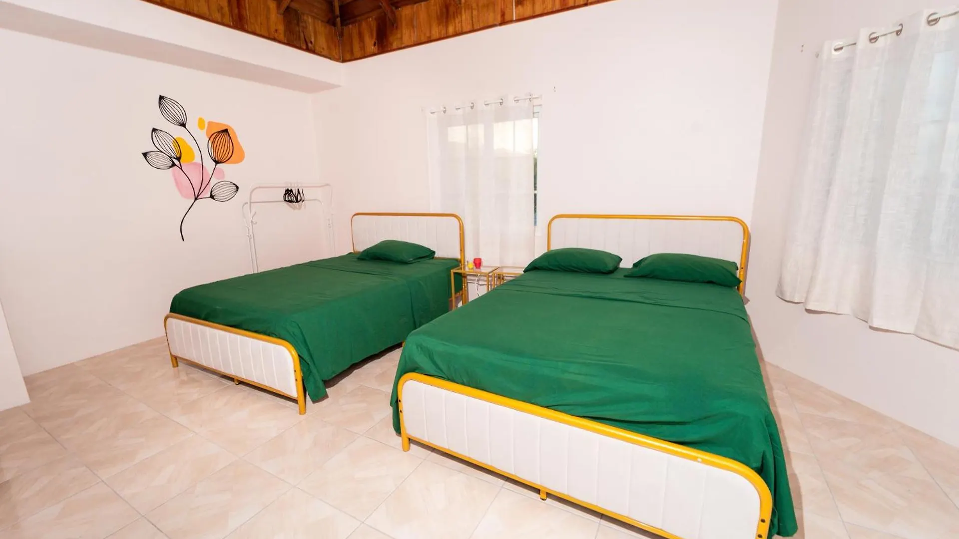Bell Air Seaview Hotel Runaway Bay 0*,